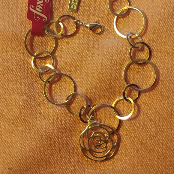 NWT Foxy Originals Silvertone Rose Charm Bracelet - Picture 5 of 5